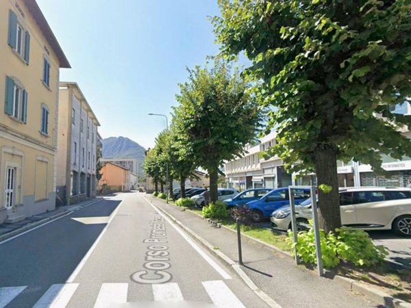 negozio in affitto a Lecco in zona Castello