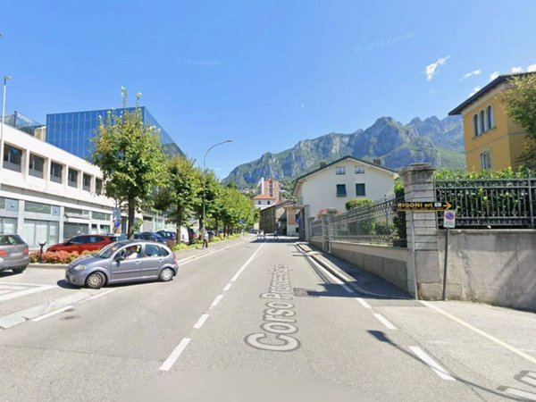 negozio in affitto a Lecco in zona Castello