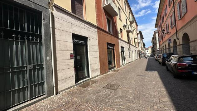 negozio in affitto a Lecco in zona Lecco Centro