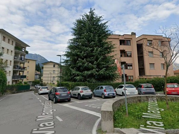 negozio in affitto a Lecco in zona Germanedo
