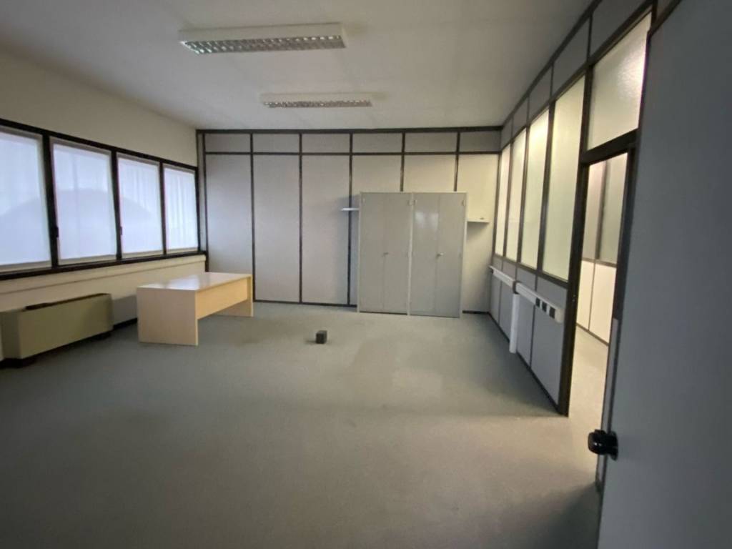 ufficio in affitto a Lecco in zona Maggianico