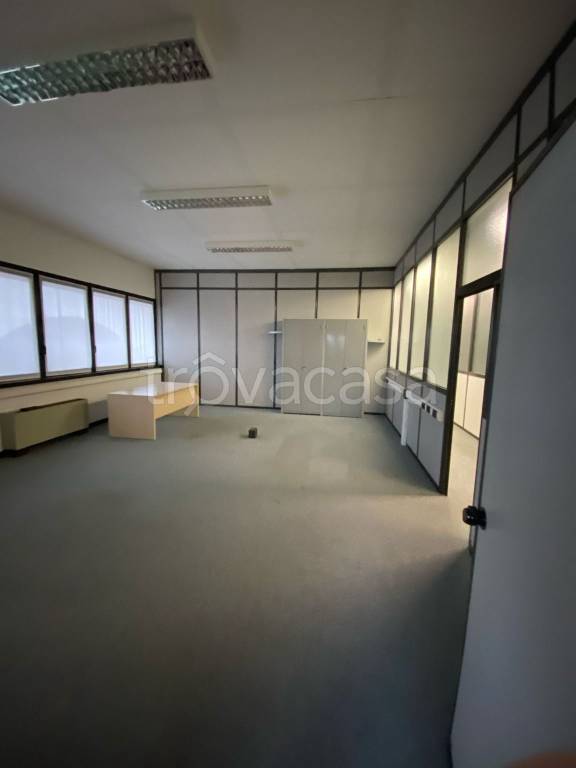 ufficio in affitto a Lecco in zona Maggianico
