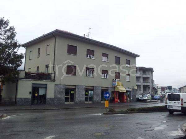 negozio in affitto a Lecco in zona Maggianico