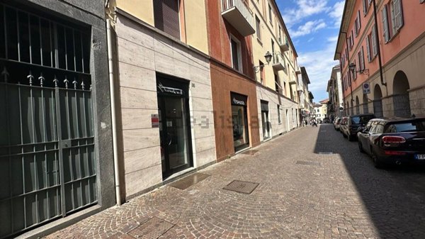 locale commerciale in affitto a Lecco in zona Lecco Centro