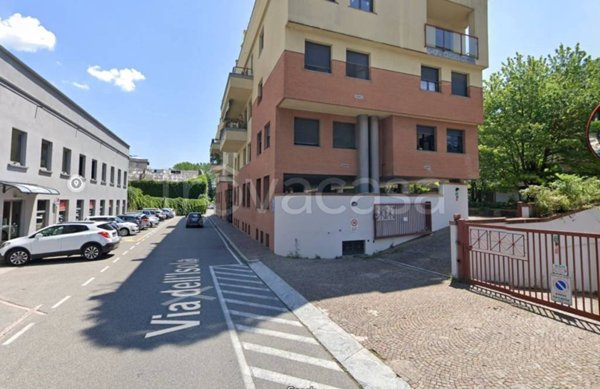 box auto in affitto a Lecco in zona Pescarenico