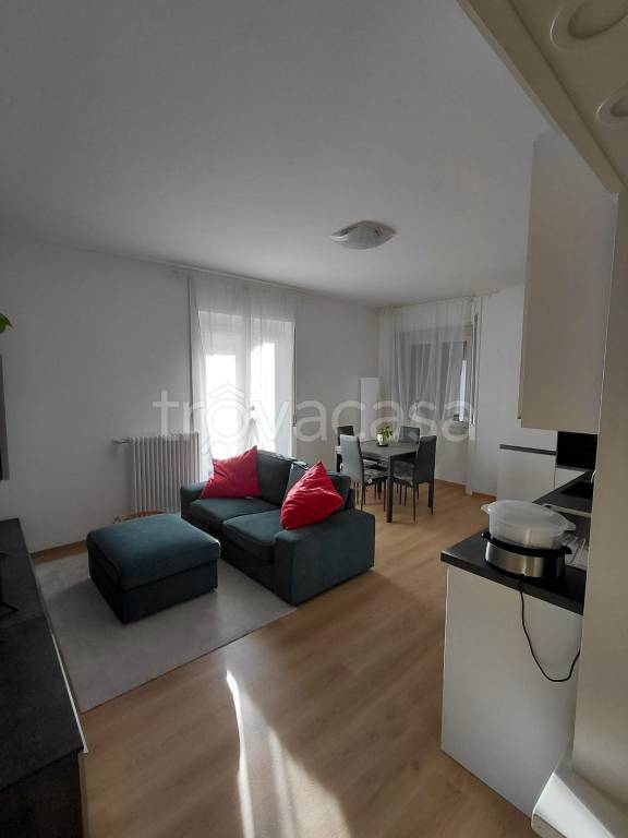 appartamento in affitto a Lecco in zona Castello