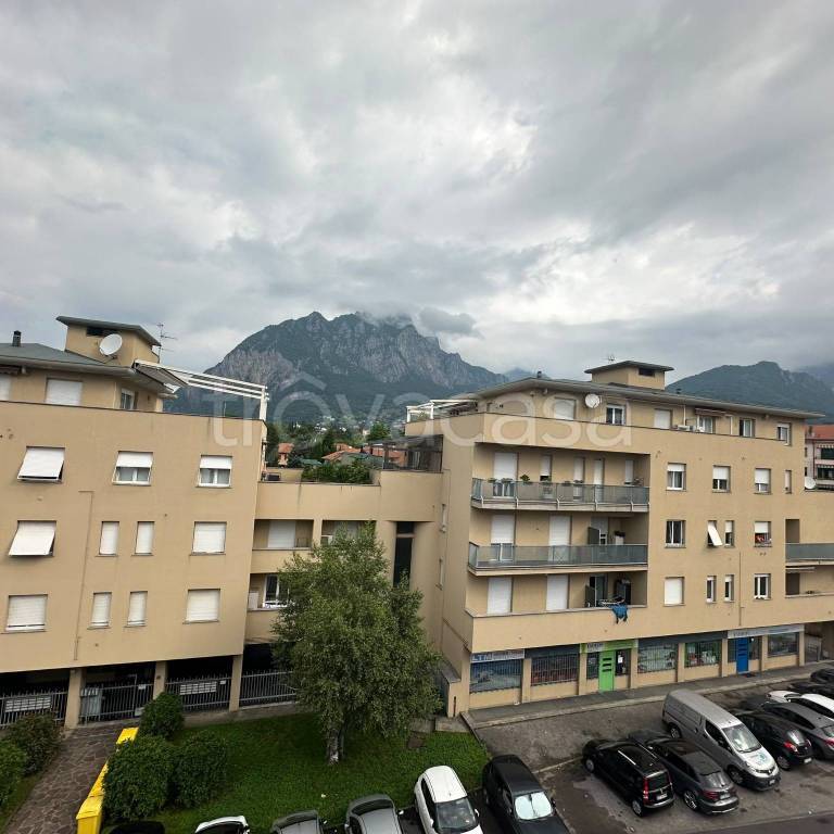 appartamento in affitto a Lecco in zona Caleotto