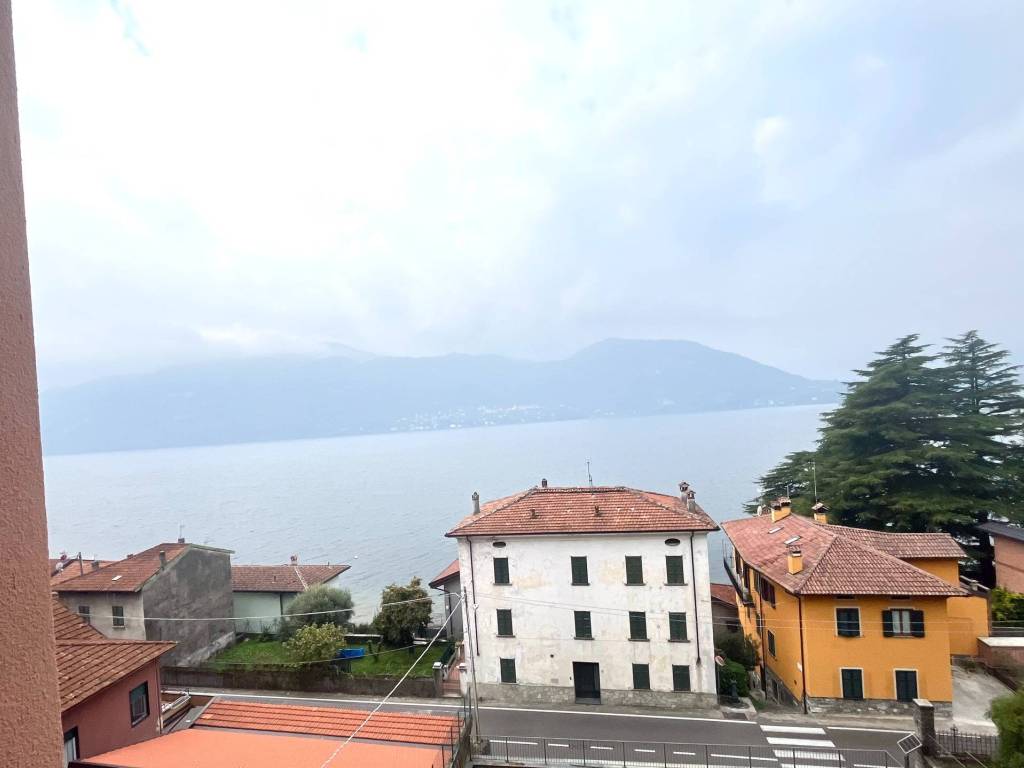 appartamento in affitto a Lierna