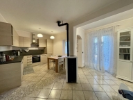 appartamento in affitto a Lierna in zona Grumo