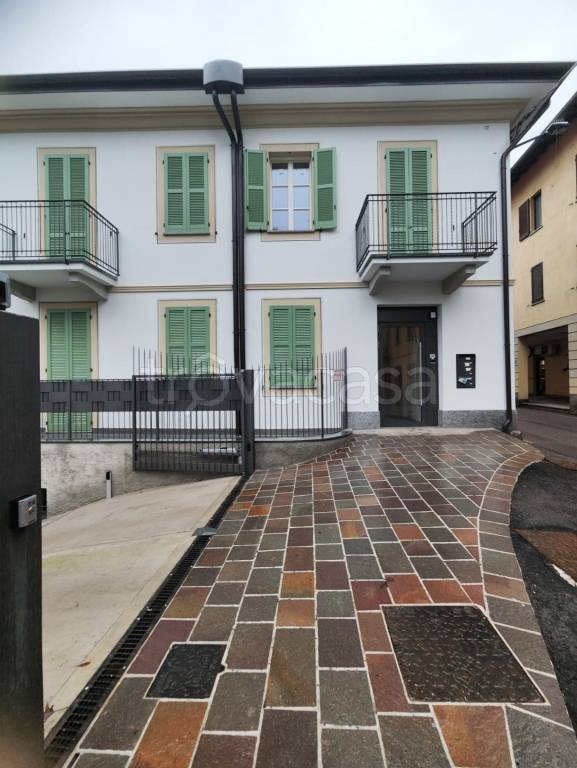 appartamento in affitto a Lomagna
