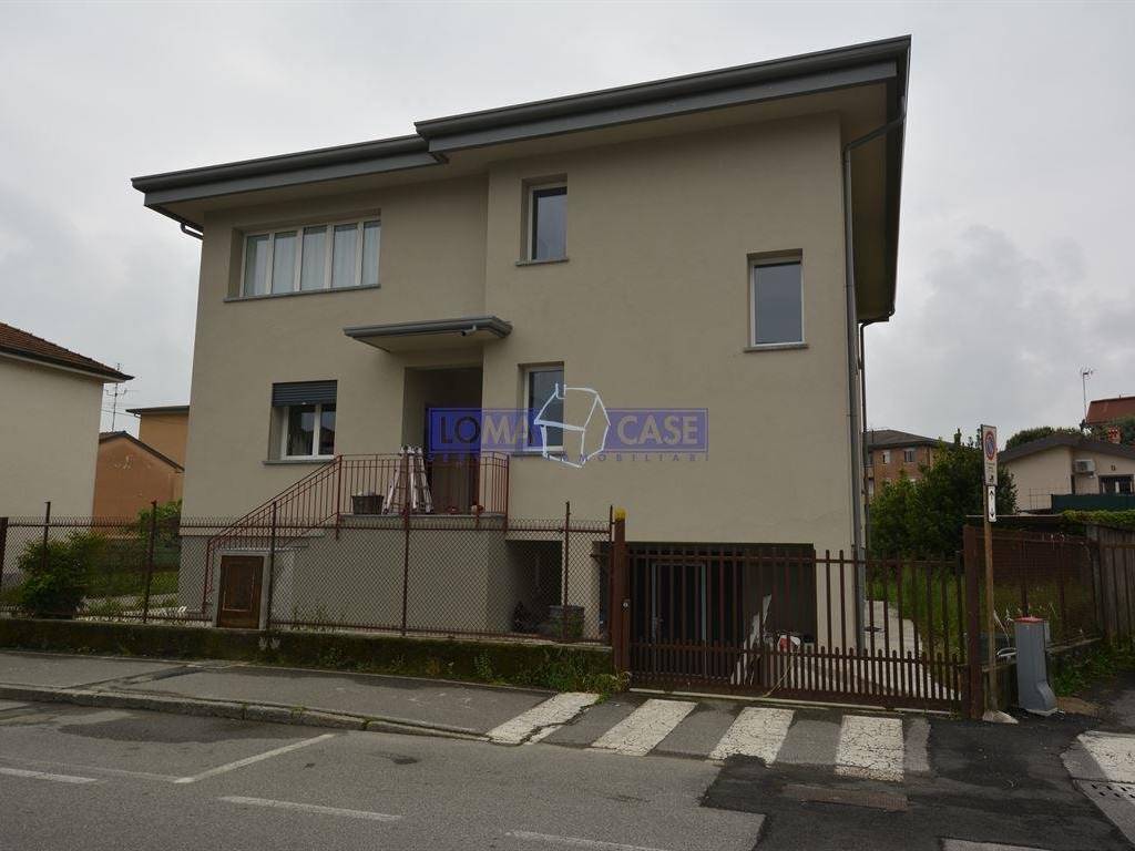 locale commerciale in affitto a Lomagna