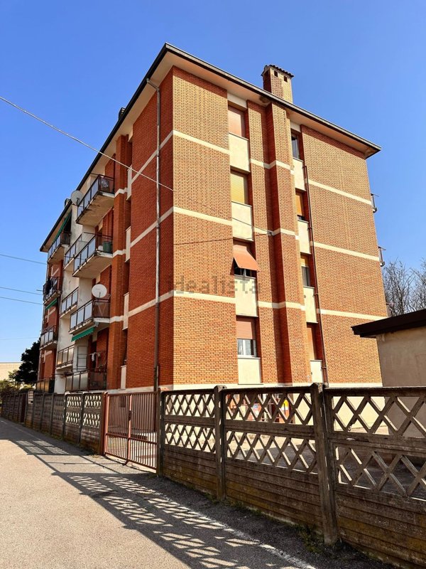 appartamento in affitto a Lomagna