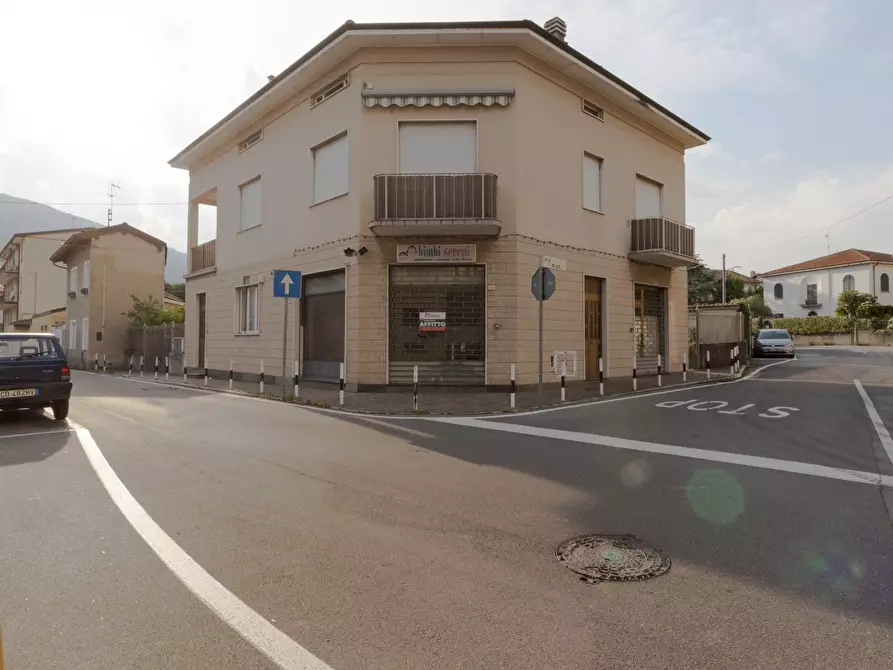locale commerciale in affitto a Mandello del Lario in zona Maggiana