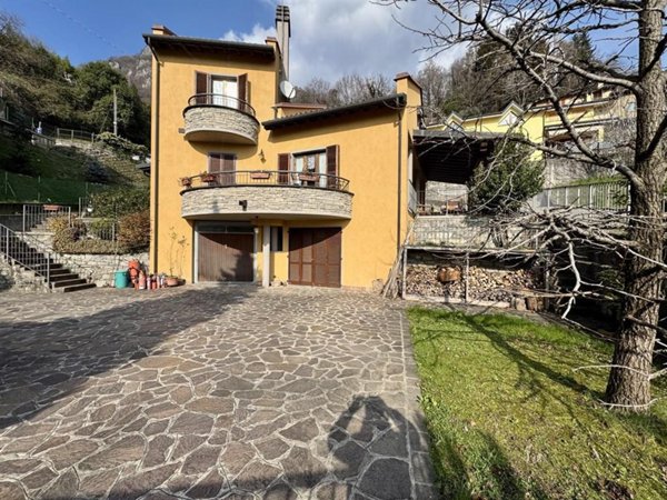 casa indipendente in affitto a Mandello del Lario