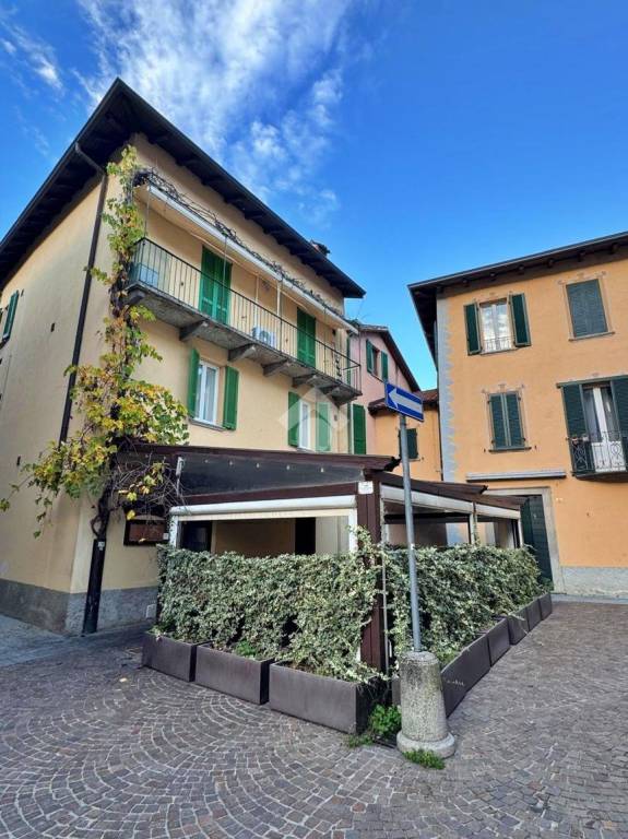 negozio in affitto a Mandello del Lario