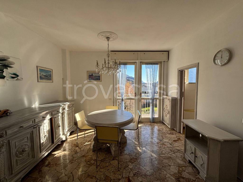 appartamento in affitto a Mandello del Lario