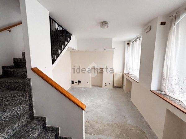 appartamento in affitto a Mandello del Lario