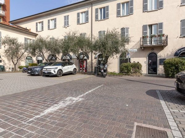 locale commerciale in affitto a Mandello del Lario in zona Palanzo