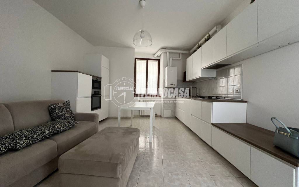 appartamento in affitto a Merate