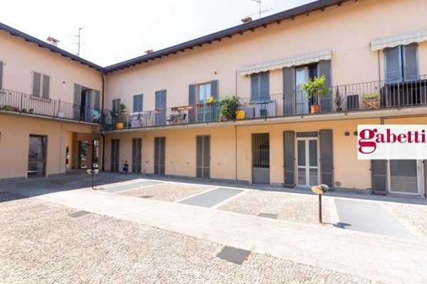 locale commerciale in affitto a Merate