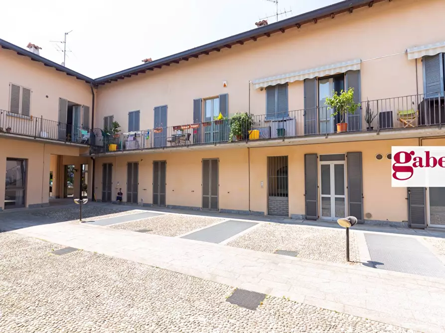 locale commerciale in affitto a Merate
