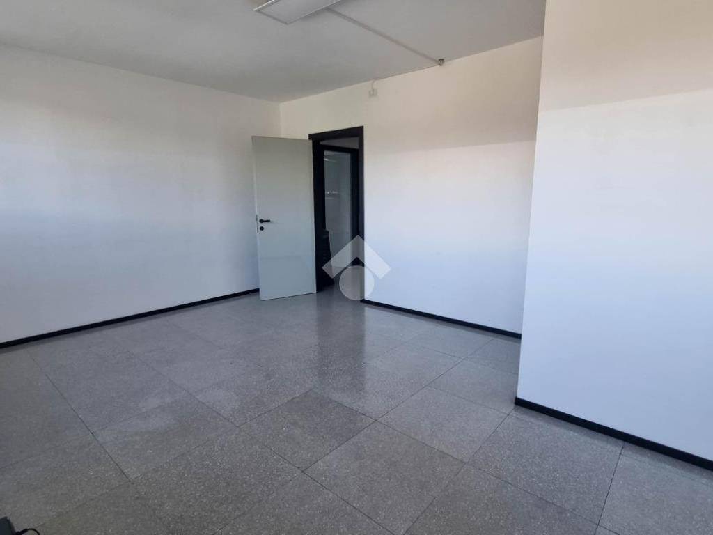 ufficio in affitto a Merate