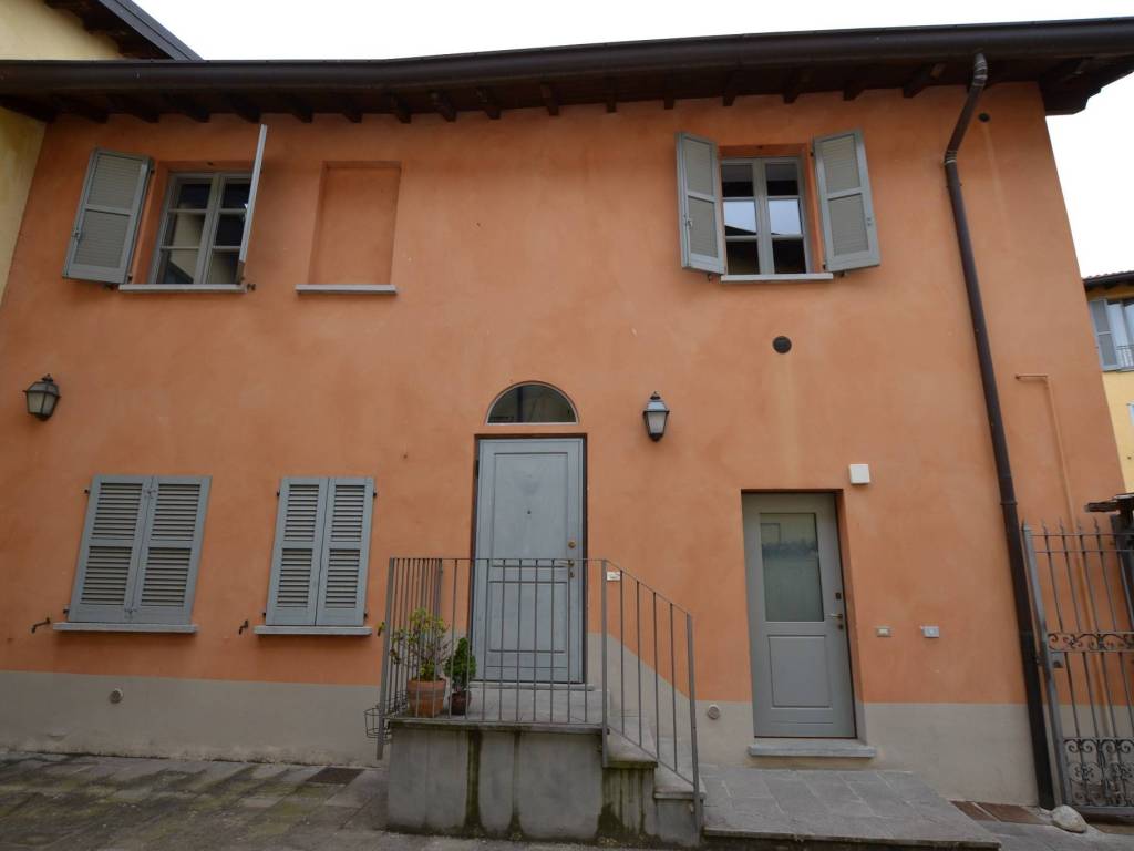 appartamento in affitto a Merate