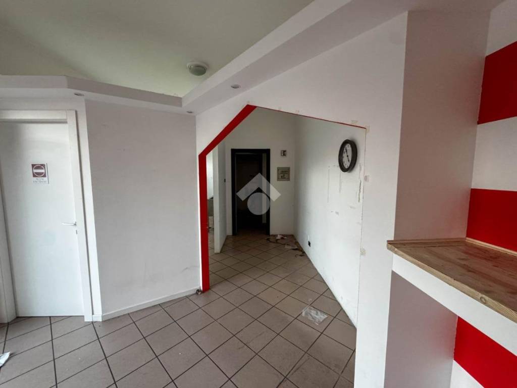 negozio in affitto a Merate