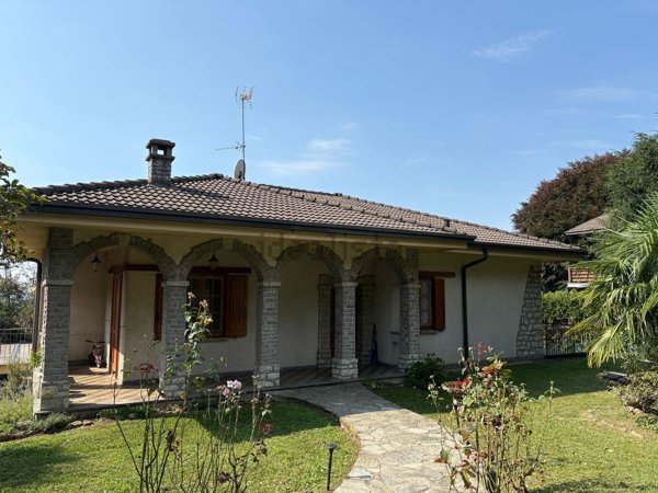 casa indipendente in affitto a Merate