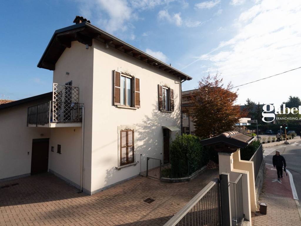 appartamento in affitto a Merate