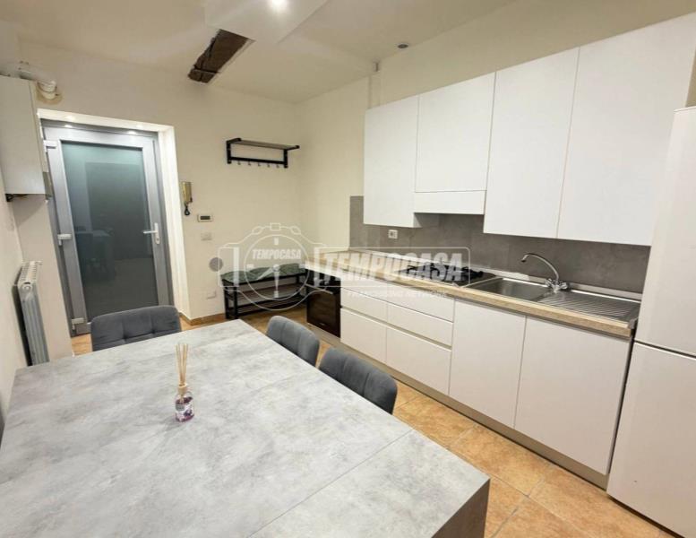 appartamento in affitto a Merate