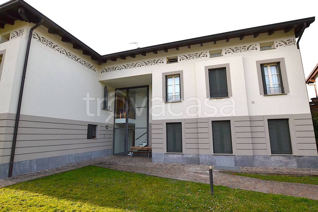 appartamento in affitto a Merate