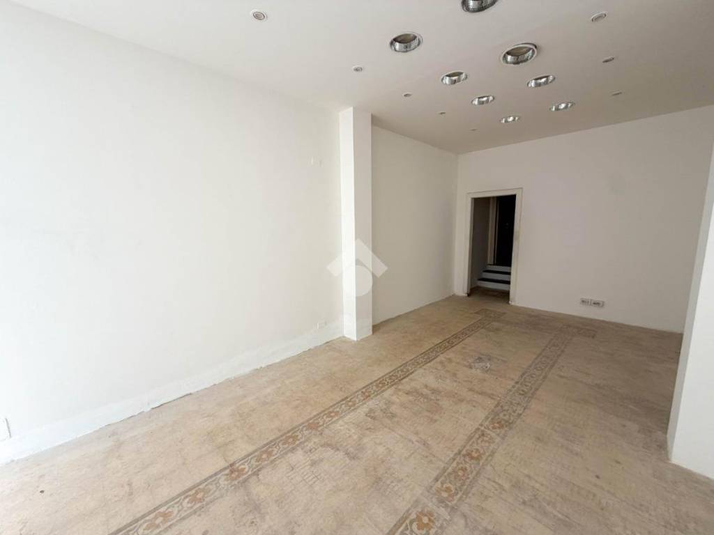 negozio in affitto a Merate