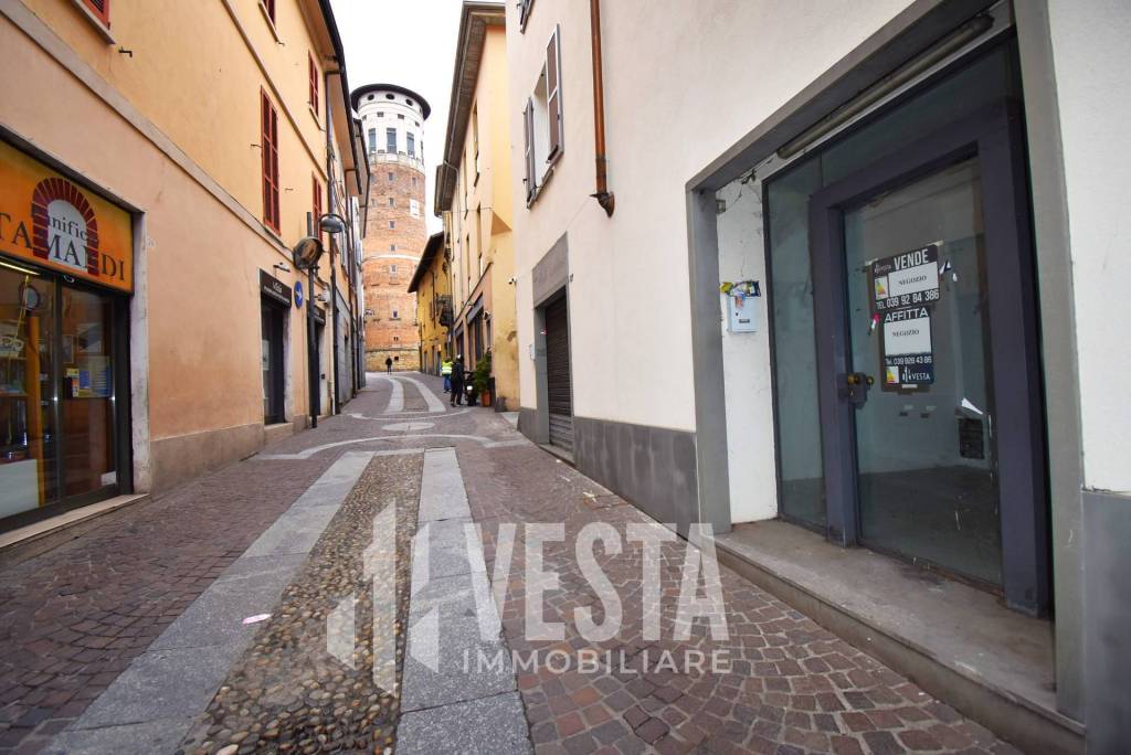 negozio in affitto a Merate
