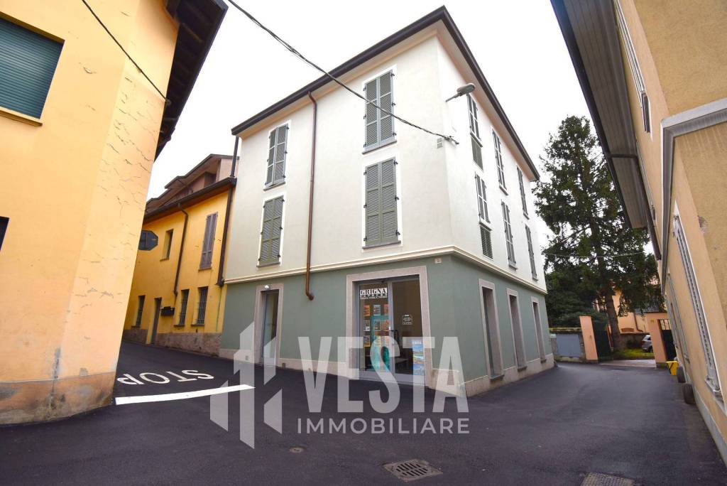 negozio in affitto a Merate