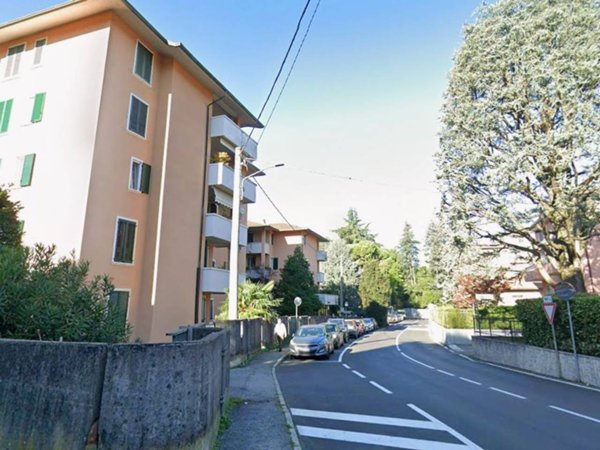 negozio in affitto a Merate in zona Sartirana