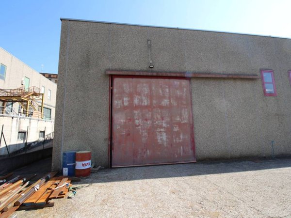 locale commerciale in affitto a Missaglia