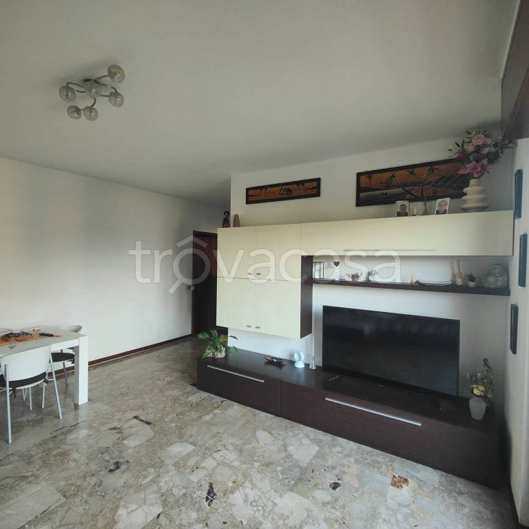 appartamento in affitto a Molteno