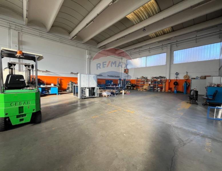 locale commerciale in affitto a Nibionno