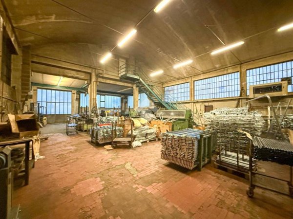 locale commerciale in affitto a Nibionno