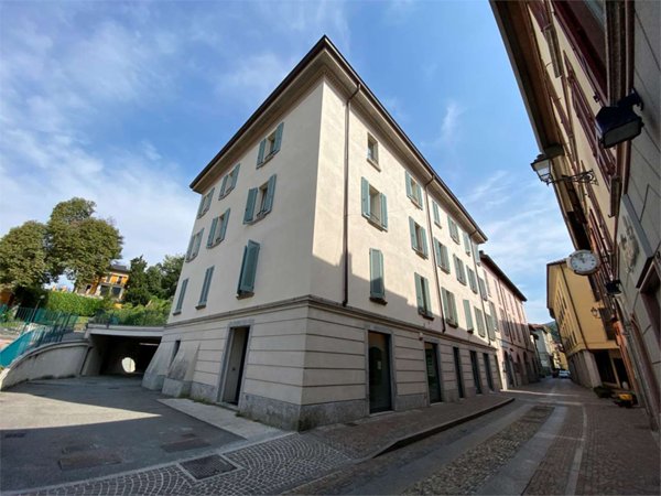 negozio in affitto ad Oggiono