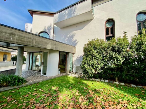 ufficio in affitto ad Oggiono