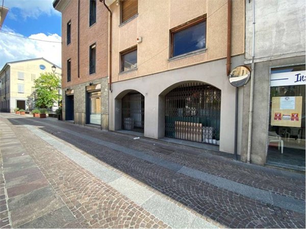 negozio in affitto ad Oggiono