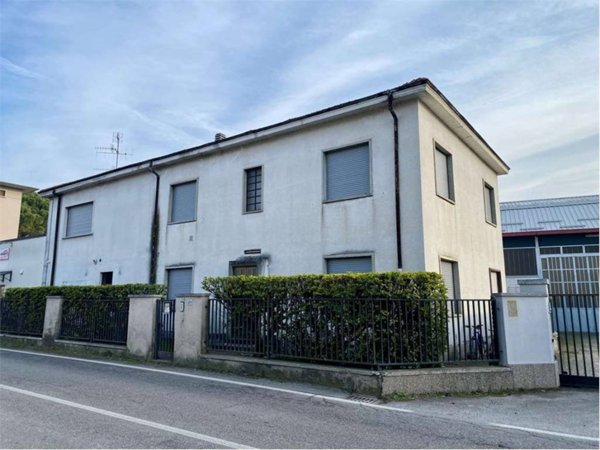 ufficio in affitto ad Oggiono