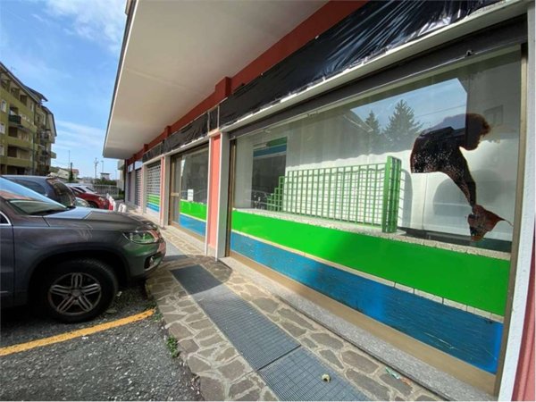 negozio in affitto ad Oggiono