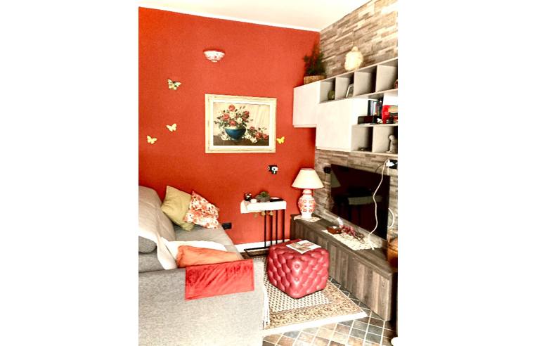 appartamento in affitto ad Oggiono in zona Imberido