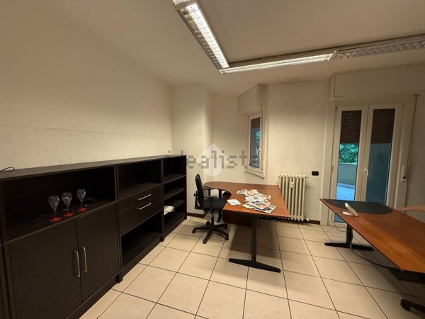 ufficio in affitto ad Oggiono in zona Imberido