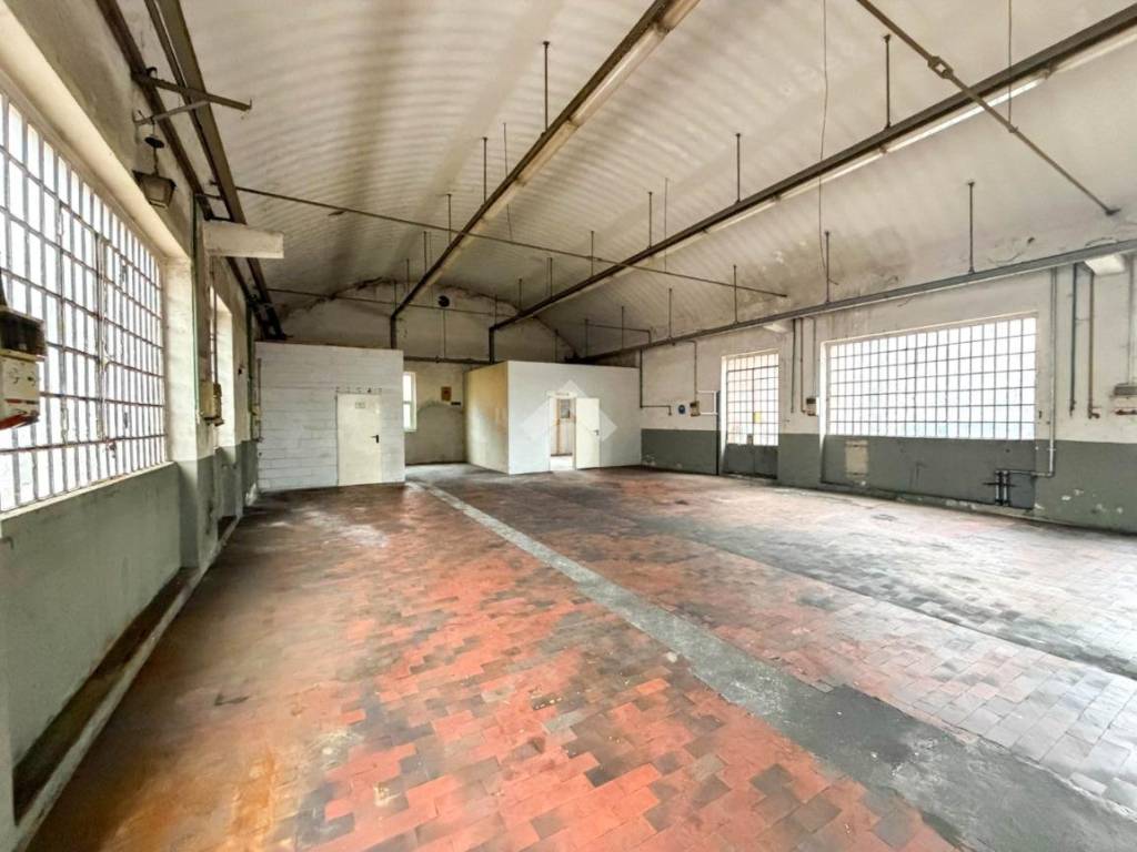 locale commerciale in affitto ad Olgiate Molgora in zona Buttero