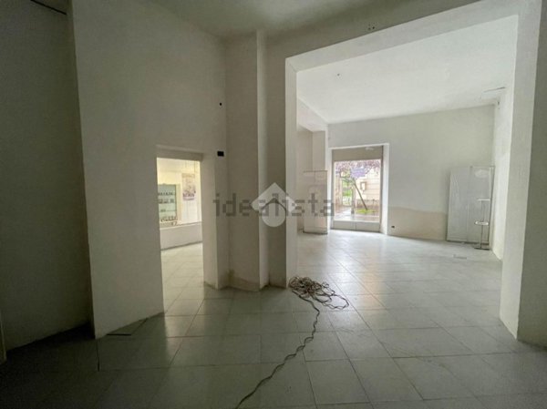 negozio in affitto ad Olginate