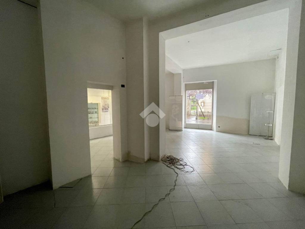 negozio in affitto ad Olginate